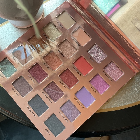 Iconic London Desk to Dance - Picture 3 of 4